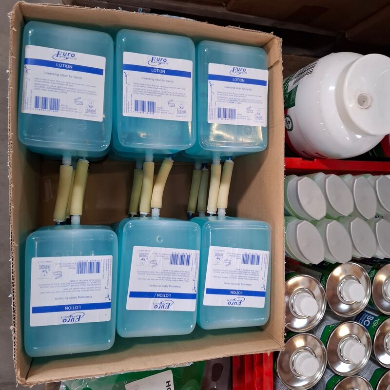 Partij diverse schoonmaak producten en toebehoren o.a. Tricel, Dreumex, Sun – foto 4 – kavel bij Onlineveilingmeester, Winsum