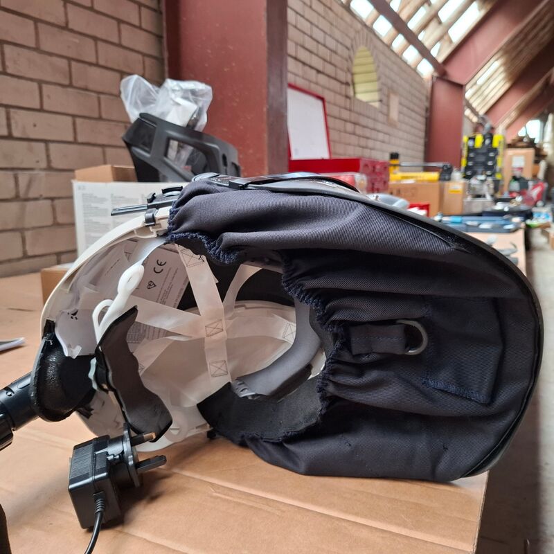 Adembeschermingskap v.v. ademhalingssysteem Centurion, Z87+ – foto 4 – kavel bij Onlineveilingmeester, Winsum