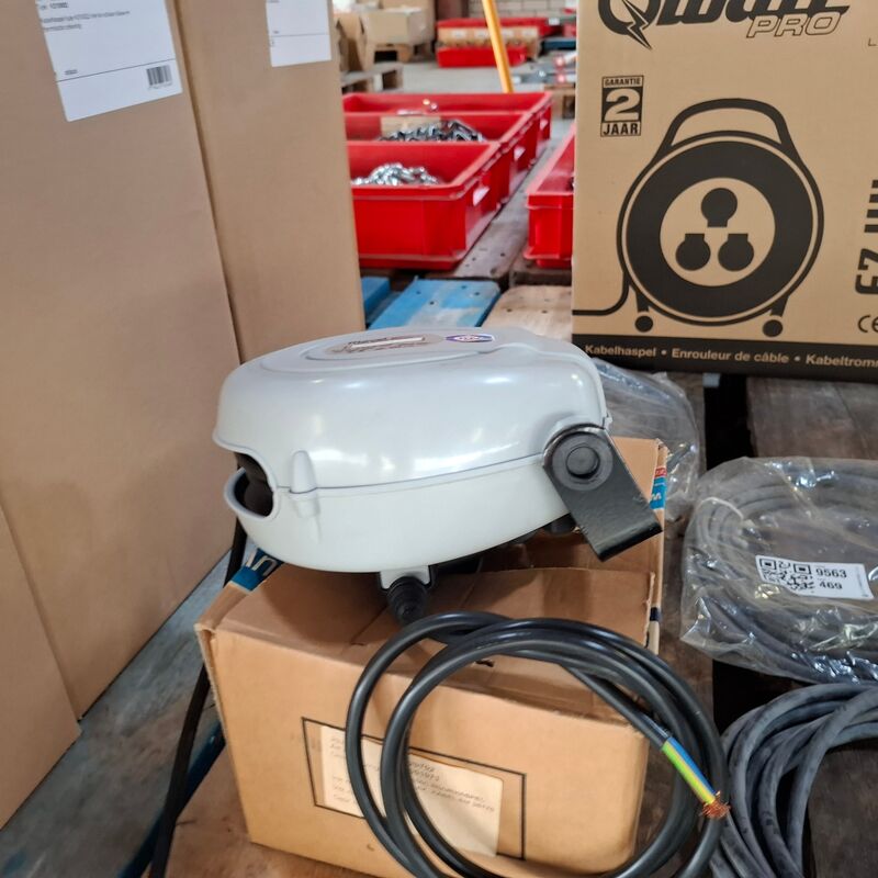 Assortiment verlengkabel en toebehoren – foto 6 – kavel bij Onlineveilingmeester, Winsum