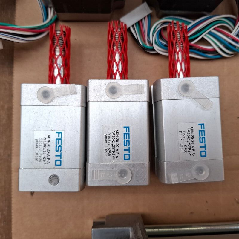 Assortiment pneumatische cilinders en toebehoren o.a. Festo, Norgren – foto 10 – kavel bij Onlineveilingmeester, Winsum
