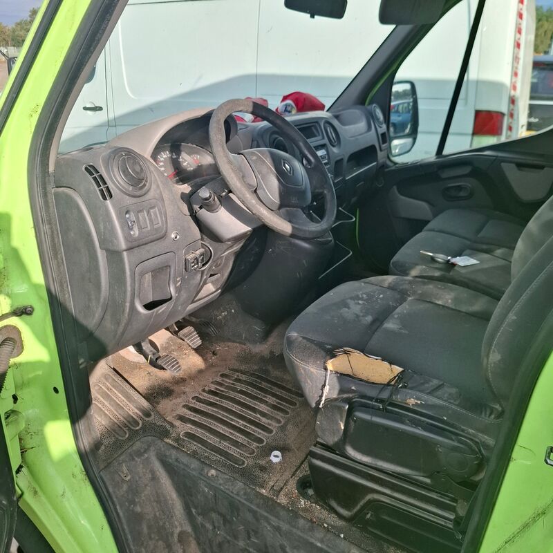 Bedrijfswagen, Renault, Master, 2011 – foto 9 – kavel bij Domeinen Roerende Zaken, Soesterberg