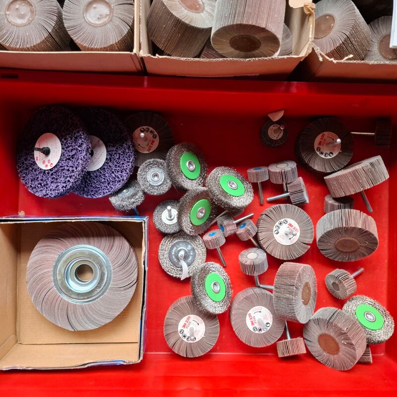 Grote partij diverse schuurmiddelen o.a. 3M, Makita, Festool – foto 6 – kavel bij Onlineveilingmeester, Winsum