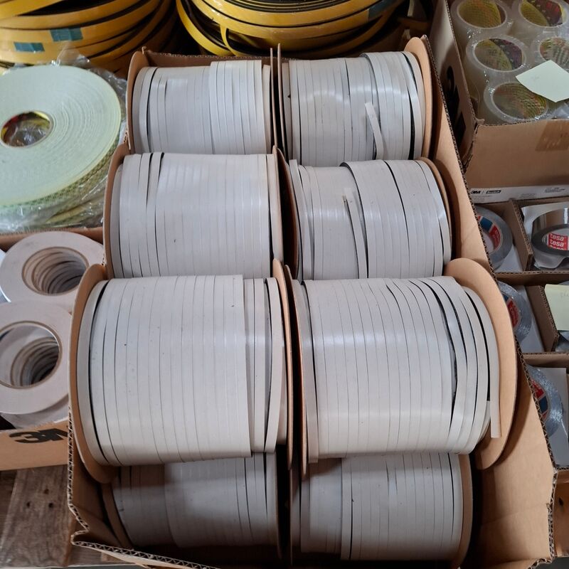 Partij diverse rollen tape en schuimband / celrubber – foto 9 – kavel bij Onlineveilingmeester, Winsum