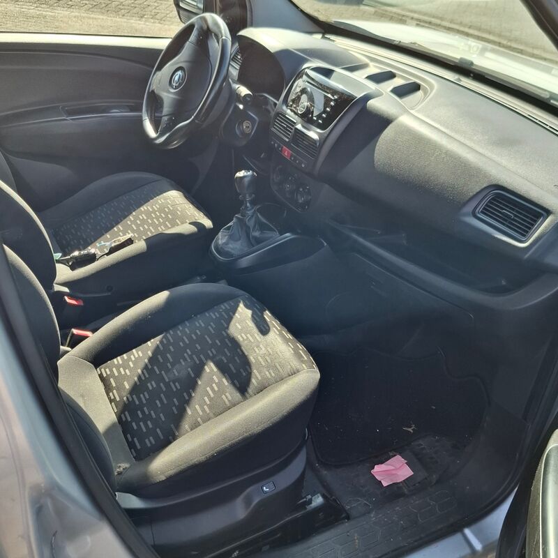Bedrijfswagen, Opel, Combo, 2018 – foto 10 – kavel bij Domeinen Roerende Zaken, Soesterberg