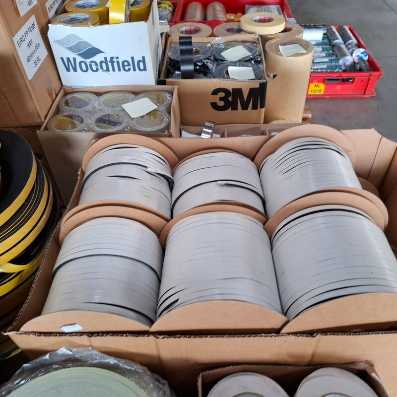 Partij diverse rollen tape en schuimband / celrubber – foto 10 – kavel bij Onlineveilingmeester, Winsum