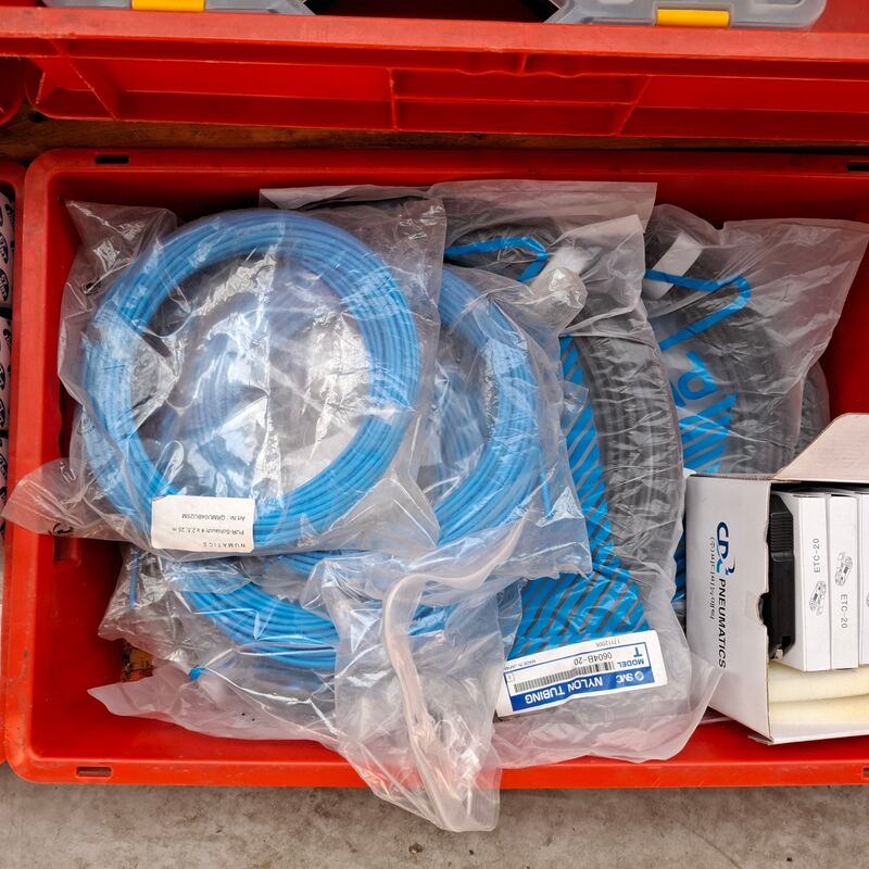 Partij diverse pneumatische koppelingen en toebehoren o.a. Giss, SMC, Festo – foto 3 – kavel bij Onlineveilingmeester, Winsum