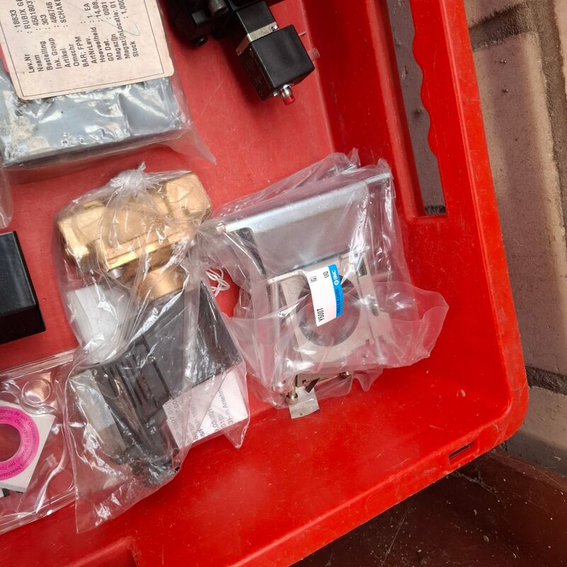 Partij divers pneumatische onderdelen en toebehoren o.a. Festo, Wilkerson, Giss – foto 7 – kavel bij Onlineveilingmeester, Winsum
