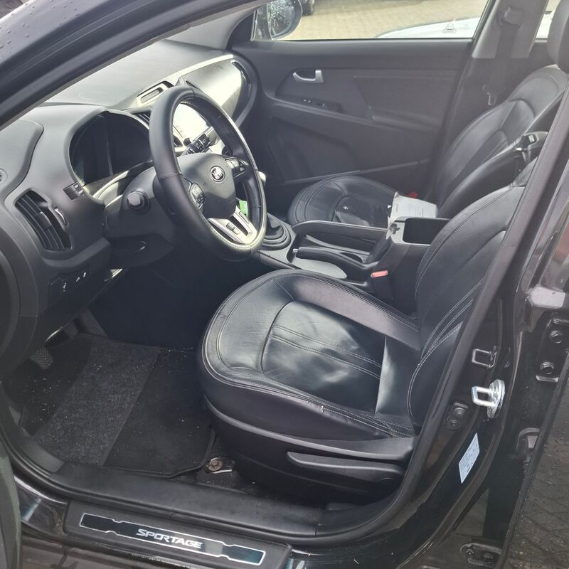 Personenauto, Kia, Sportage, 2.0 Super Pack, 2013 – foto 10 – kavel bij Domeinen Roerende Zaken, Soesterberg