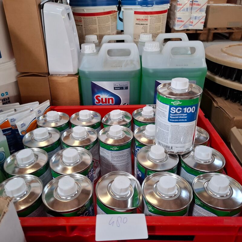 Partij diverse schoonmaak producten en toebehoren o.a. Tricel, Dreumex, Sun – foto 6 – kavel bij Onlineveilingmeester, Winsum
