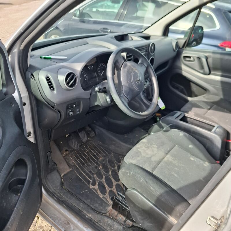 Bedrijfsauto, Citroen, Berlingo 1.6 BlueHDI 75 Club, 2017 – foto 8 – kavel bij Domeinen Roerende Zaken, Soesterberg