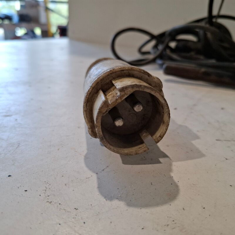 2x Halogeen armatuur | 300W, 42V – foto 7 – kavel bij Onlineveilingmeester, Heerenveen