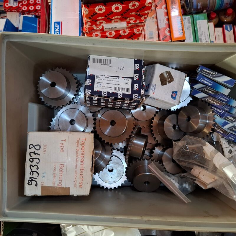 Partij diverse tandwielen, lagers en snaarpoelie's – foto 10 – kavel bij Onlineveilingmeester, Winsum