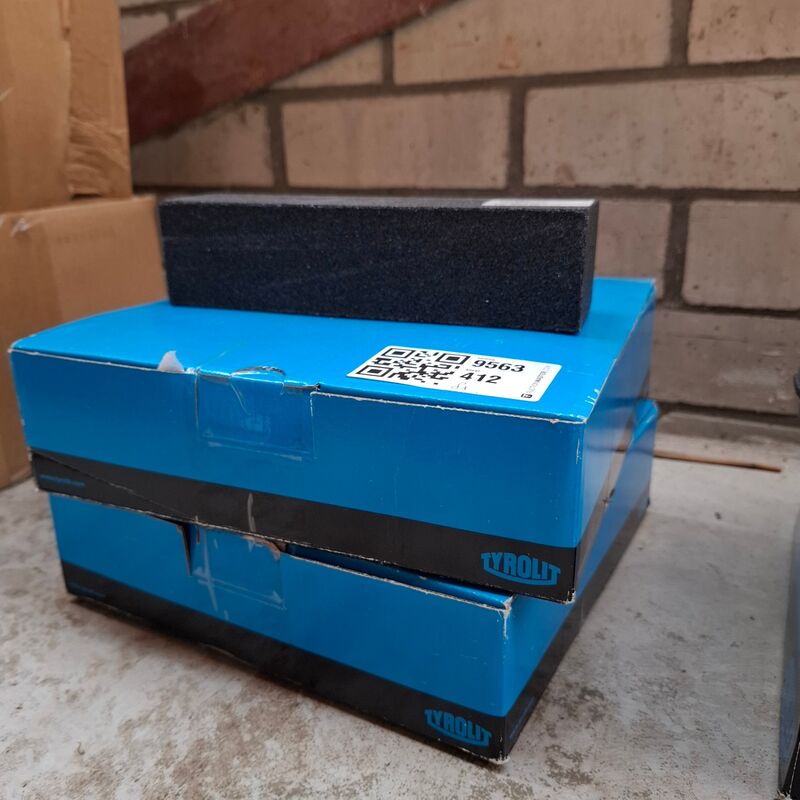 8x Banksteen Tyrolit, 50x50x200 | FO:90B – kavel bij Onlineveilingmeester, Winsum