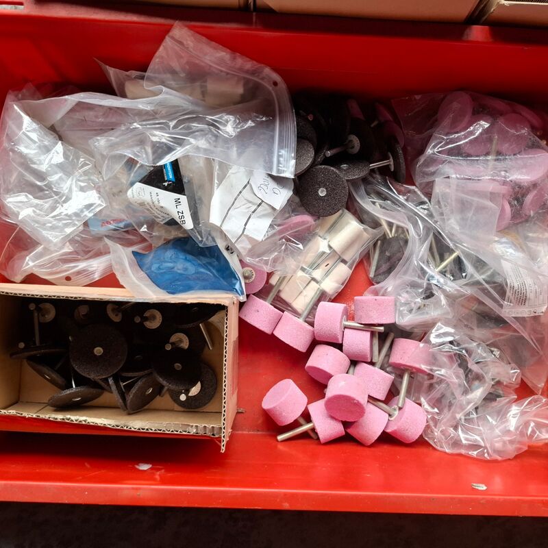 Grote partij diverse schuurmiddelen o.a. 3M, Makita, Festool – foto 9 – kavel bij Onlineveilingmeester, Winsum