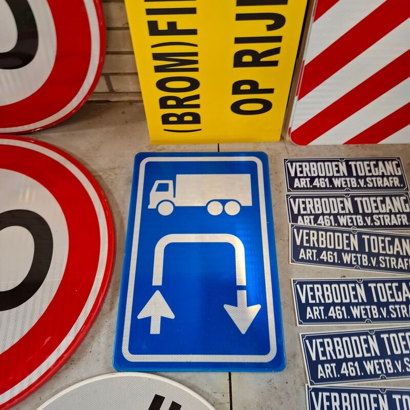 Assortiment waarschuwings/aanduidingsborden – foto 5 – kavel bij Onlineveilingmeester, Winsum