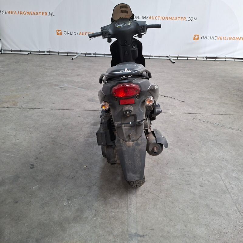 Motorscooter, SYM, AV12W, 2011 – foto 9 – kavel bij Domeinen Roerende Zaken, Soesterberg