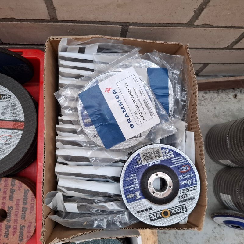 Partij diverse doorslijp, afbraam, lamellen schijven o.a. FlexOvit, 3M, Metabo – foto 10 – kavel bij Onlineveilingmeester, Winsum