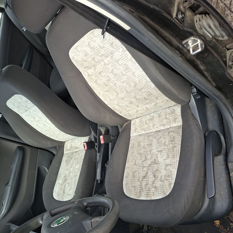 Personenauto, Skoda, Fabia Combi, 1.4-16V Comfort, 2004 – foto 9 – kavel bij Domeinen Roerende Zaken, Soesterberg