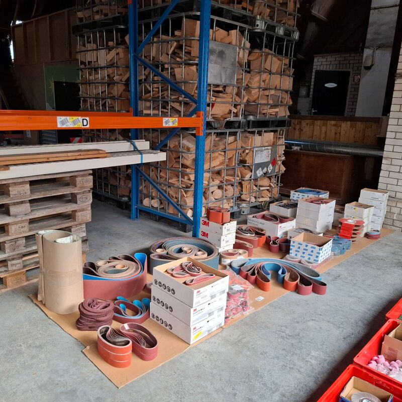 Grote partij diverse schuurbanden o.a. 3M, Norton – foto 2 – kavel bij Onlineveilingmeester, Winsum