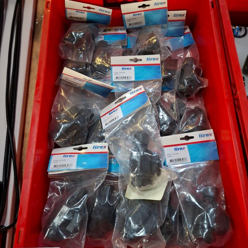 Ca. 26x Stekker, 13-polig Tirex, D23128 – foto 2 – kavel bij Onlineveilingmeester, Winsum