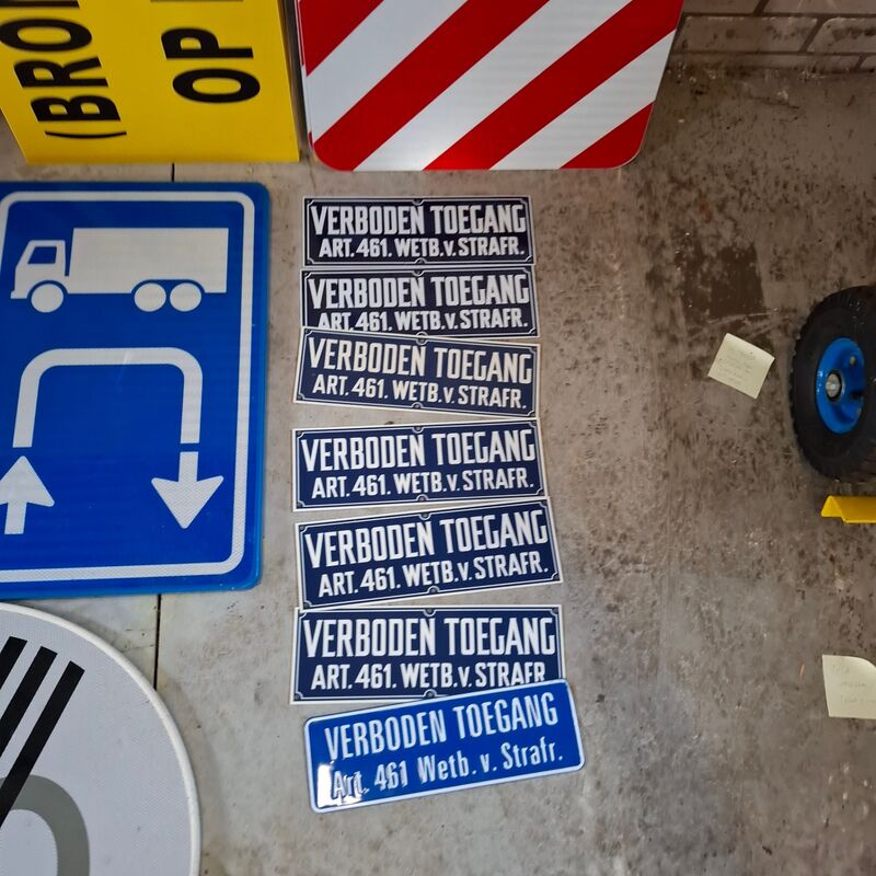 Assortiment waarschuwings/aanduidingsborden – foto 7 – kavel bij Onlineveilingmeester, Winsum