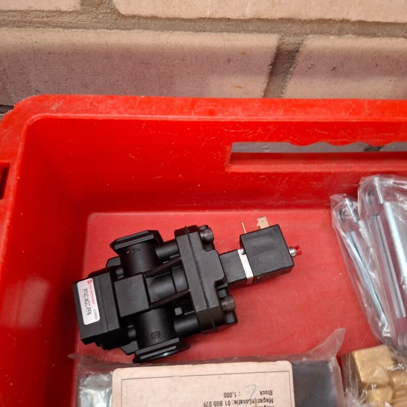 Partij divers pneumatische onderdelen en toebehoren o.a. Festo, Wilkerson, Giss – foto 4 – kavel bij Onlineveilingmeester, Winsum