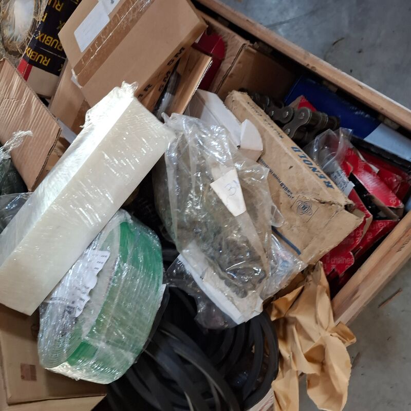 Partij diverse v-snaren en getande riemen en kettingen – foto 6 – kavel bij Onlineveilingmeester, Winsum
