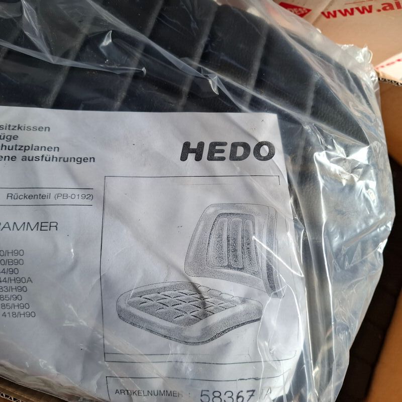 Ca. 50x Diverse stoelhoezen o.a. Hedo – foto 7 – kavel bij Onlineveilingmeester, Winsum