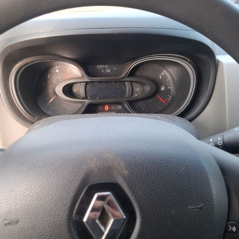 Bedrijfswagen, Renault, Trafic, 2018 – foto 8 – kavel bij Domeinen Roerende Zaken, Soesterberg