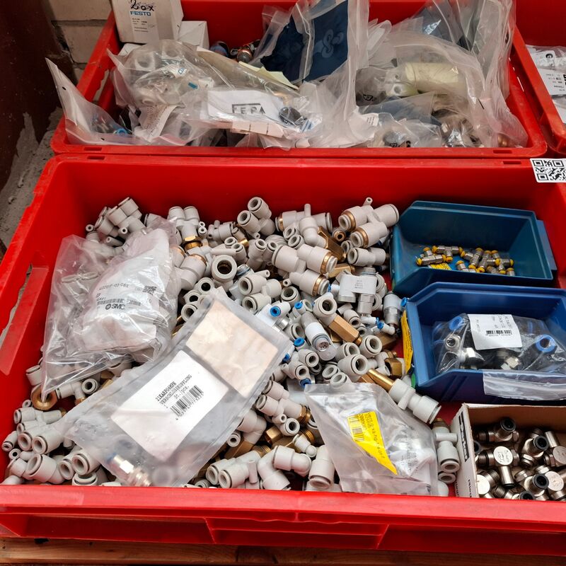 Partij diverse pneumatische koppelingen en toebehoren o.a. Giss, SMC, Festo – foto 9 – kavel bij Onlineveilingmeester, Winsum