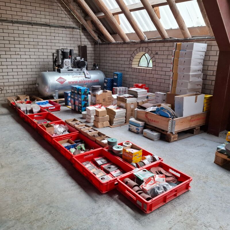 Grote partij diverse schuurmiddelen o.a. 3M, Makita, Festool – kavel bij Onlineveilingmeester, Winsum