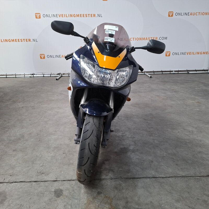 Motorfiets, Honda, CBR 900 RR Fireblade, 2000 – foto 3 – kavel bij Domeinen Roerende Zaken, Soesterberg