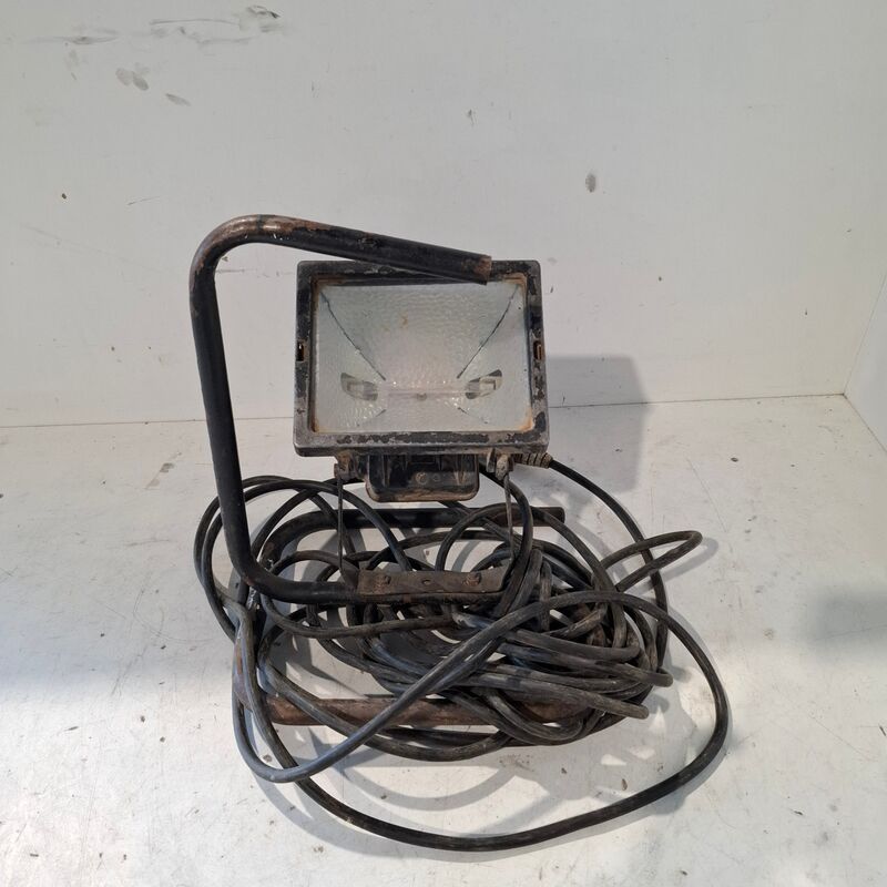 2x Halogeen armatuur | 300W, 42V – foto 5 – kavel bij Onlineveilingmeester, Heerenveen