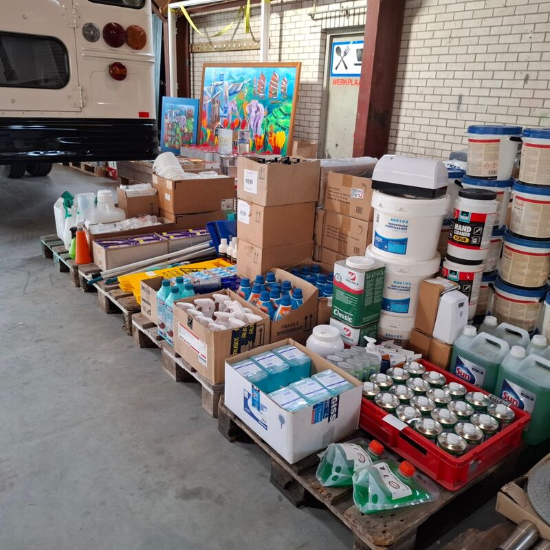 Partij diverse schoonmaak producten en toebehoren o.a. Tricel, Dreumex, Sun – foto 2 – kavel bij Onlineveilingmeester, Winsum