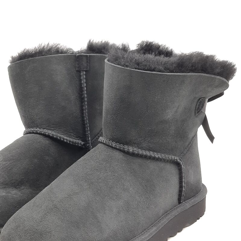 Paar schoenen, maat 37, UGG, 1016501 – foto 3 – kavel bij Domeinen Roerende Zaken, Groningen