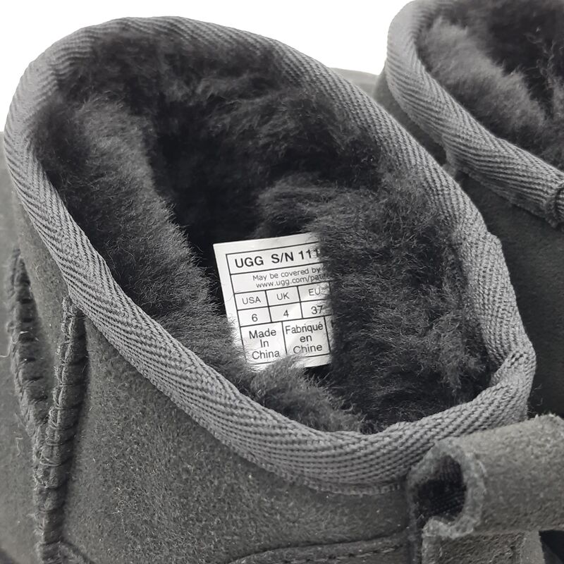 Paar schoenen, maat 37, UGG, 1116109 – foto 7 – kavel bij Domeinen Roerende Zaken, Groningen