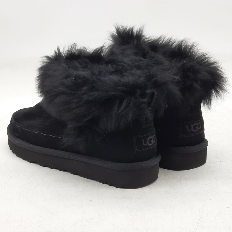 Paar schoenen, maat 37, UGG, 1173832 – foto 5 – kavel bij Domeinen Roerende Zaken, Groningen
