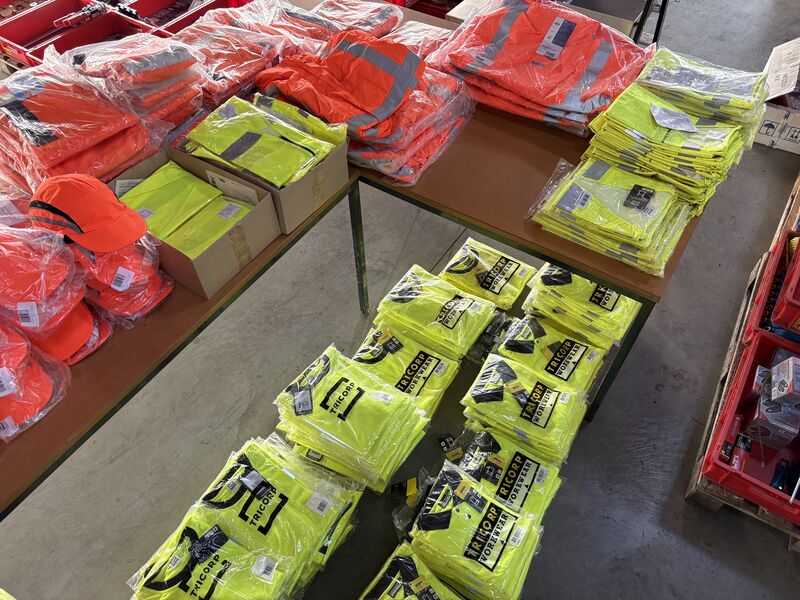 Ca. 275x Diverse reflecterende werkkleding, O.a. Tricorp – foto 10 – kavel bij Onlineveilingmeester, Winsum