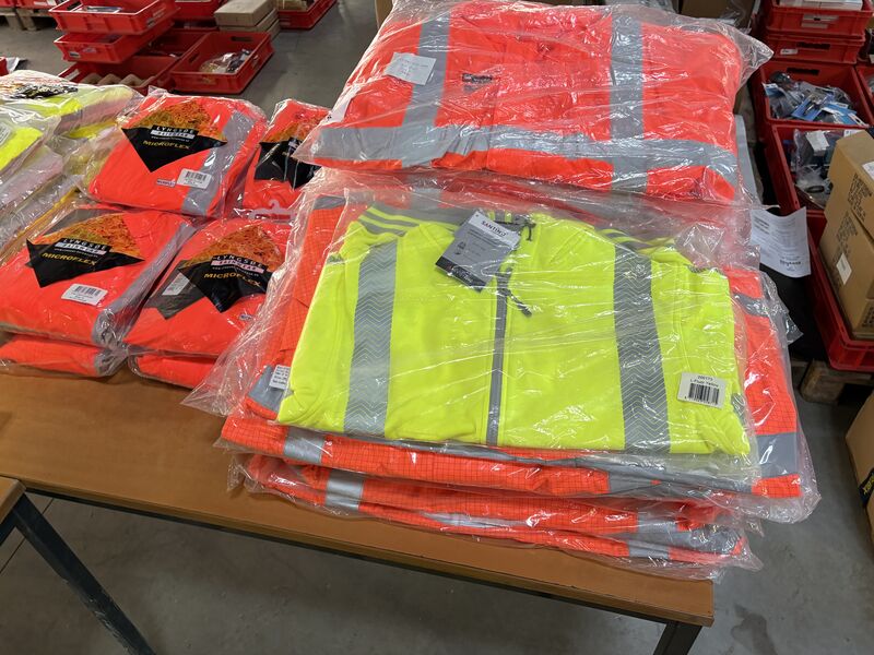 Ca. 320x Diverse reflecterende werkkleding, O.a. Hydrowear – foto 7 – kavel bij Onlineveilingmeester, Winsum
