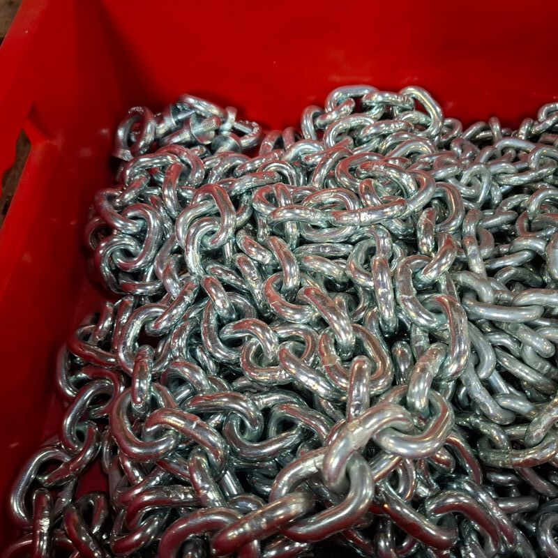 Kettingtakel met diverse stukken ketting – foto 6 – kavel bij Onlineveilingmeester, Winsum