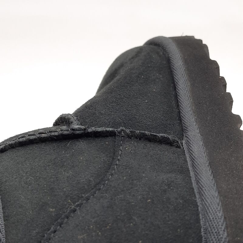 Paar schoenen, maat 37, UGG, 1116109 – foto 8 – kavel bij Domeinen Roerende Zaken, Groningen