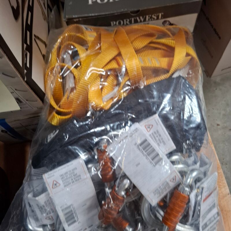 Ca. 34x Diverse harnassen en toebehoren o.a. Petzl – foto 9 – kavel bij Onlineveilingmeester, Winsum