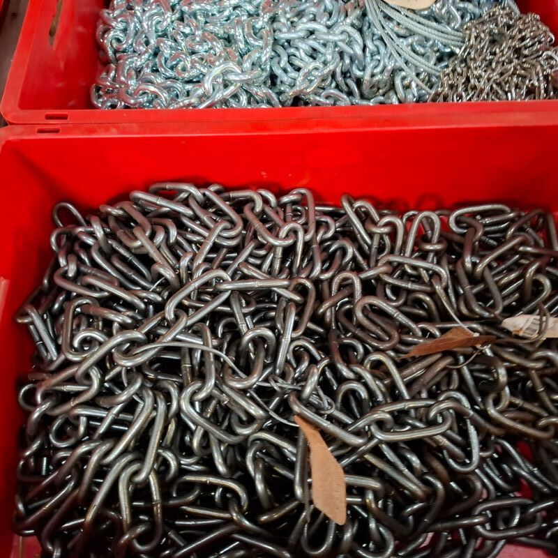 Kettingtakel met diverse stukken ketting – foto 3 – kavel bij Onlineveilingmeester, Winsum