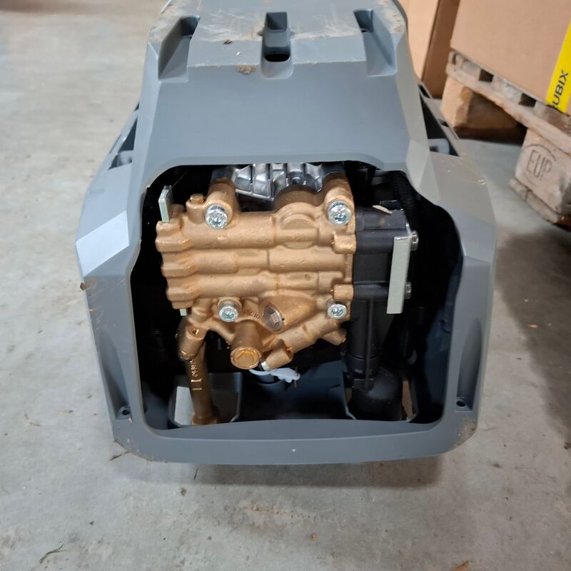 Nieuwe Karcher hogedrukreiniger motor – foto 4 – kavel bij Onlineveilingmeester, Winsum
