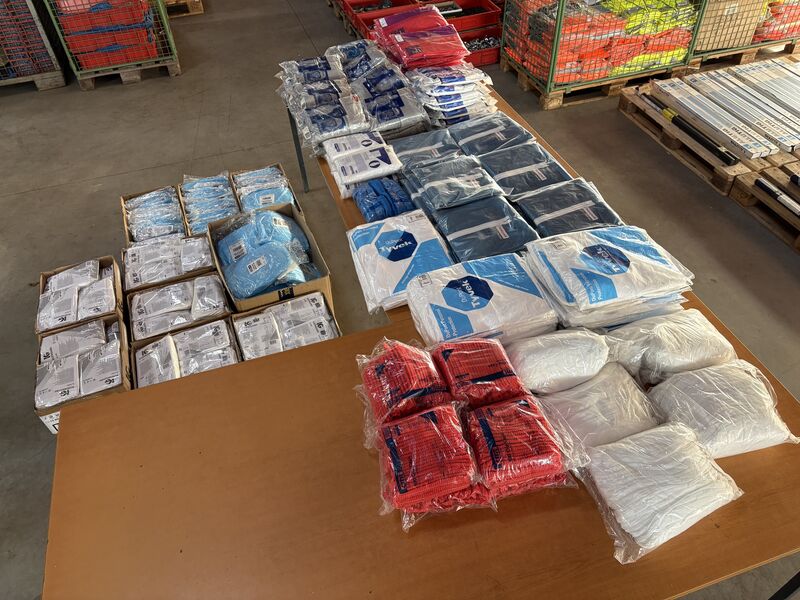 Partij diverse wegwerp werkkleding, O.a. Microgard, 3M – foto 3 – kavel bij Onlineveilingmeester, Winsum