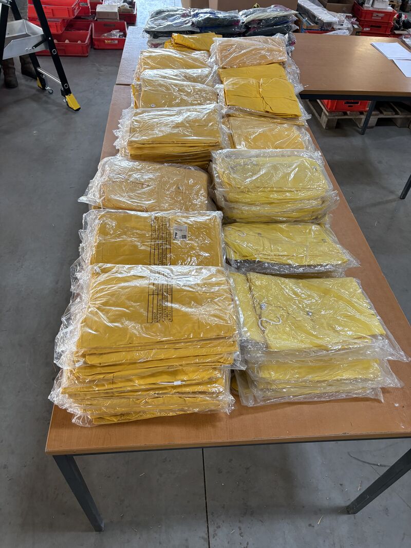 Ca. 170x Diverse regenkleding o.a. Flexothane – foto 5 – kavel bij Onlineveilingmeester, Winsum