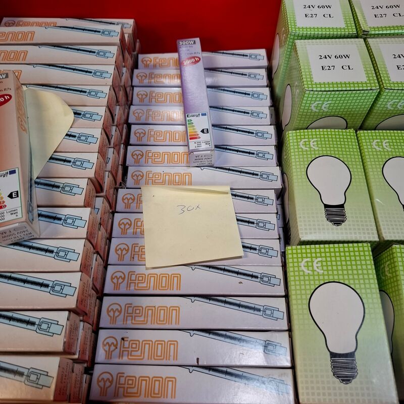 Ca. 105x Diverse halogeen lampen o.a. Fenon – foto 4 – kavel bij Onlineveilingmeester, Winsum