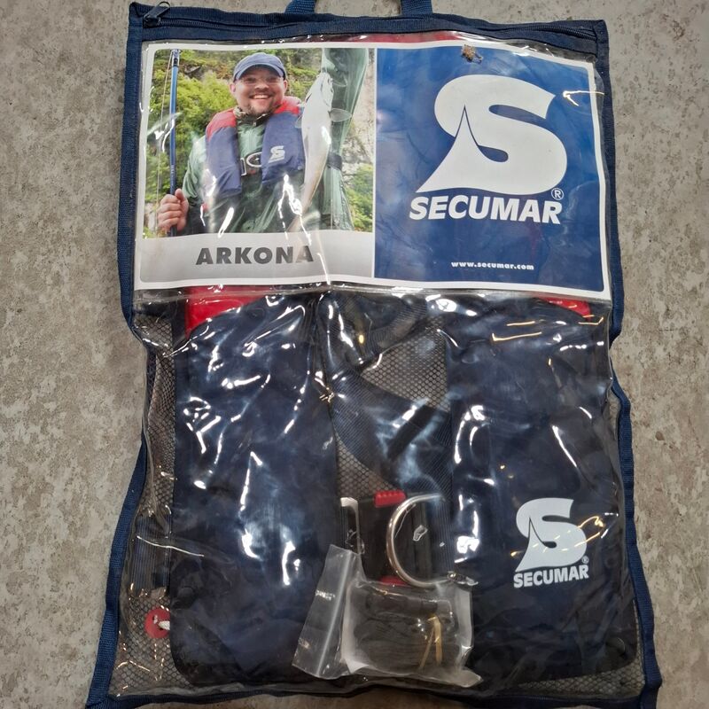 3x Diverse reddingsvest Secumar, 2x Golf 150F, 1x Arkona – foto 5 – kavel bij Onlineveilingmeester, Winsum