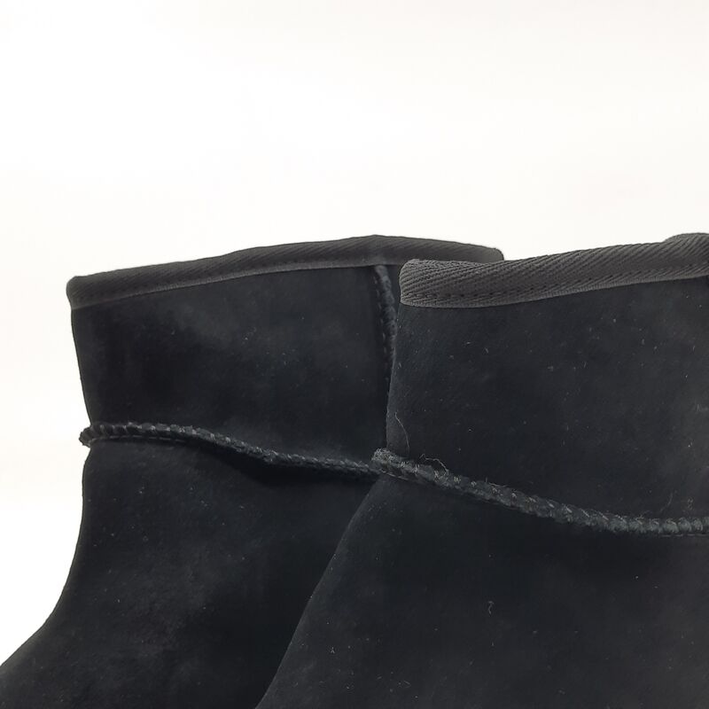 Paar schoenen, maat 38, UGG, 1104609 – foto 4 – kavel bij Domeinen Roerende Zaken, Groningen