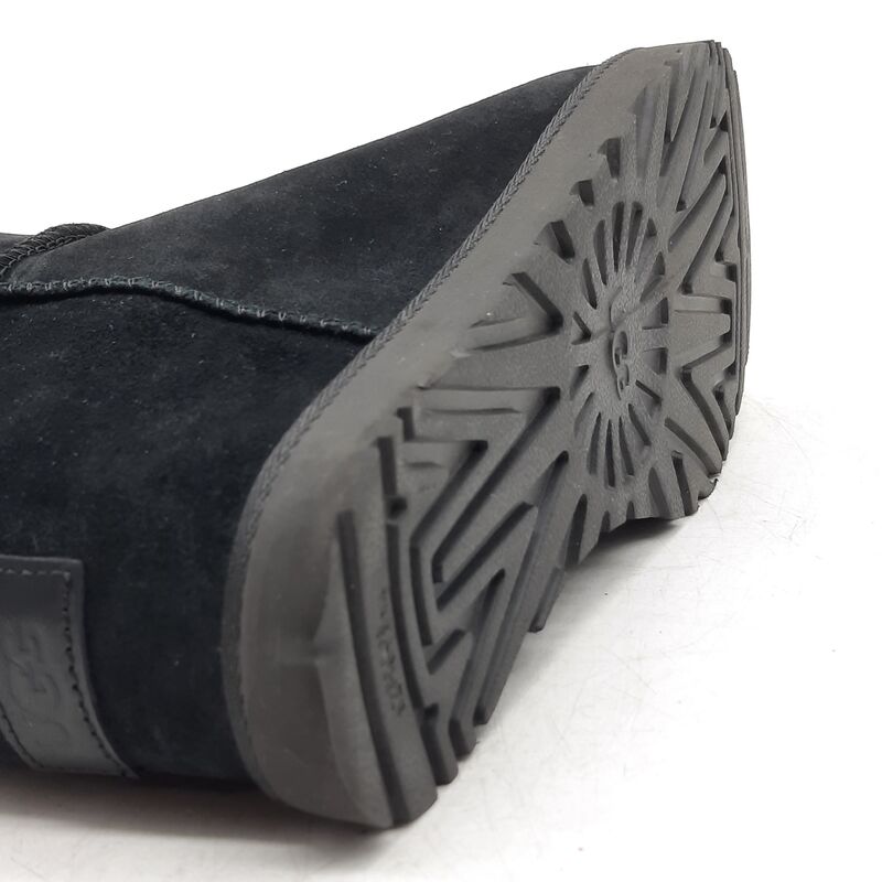 Paar schoenen, maat 38, UGG, 1104609 – foto 8 – kavel bij Domeinen Roerende Zaken, Groningen